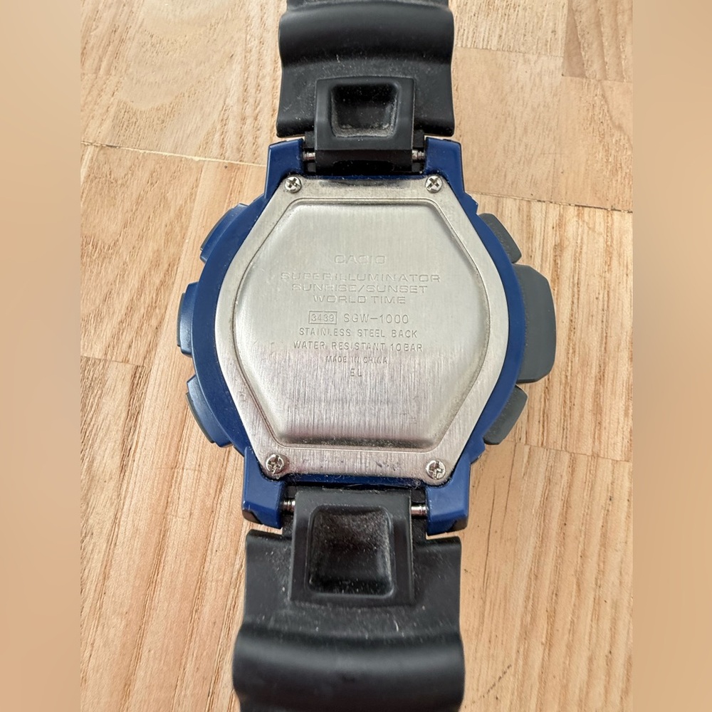 Casio men’s triple sensor digital SGW-1000 black and blue watch NEW BATTERY - Picture 8 of 11